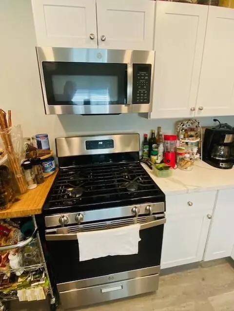 Kitchen - 47714 Van Buren St, Indio, CA 92201 photo 3 of 3