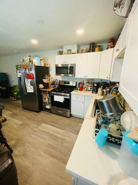 Kitchen - 47714 Van Buren St, Indio, CA 92201 photo 2 of 3