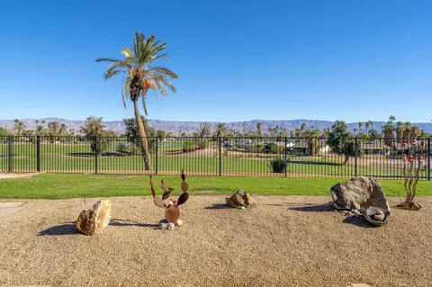 43180 Illinois Ave, Palm Desert, CA 92211