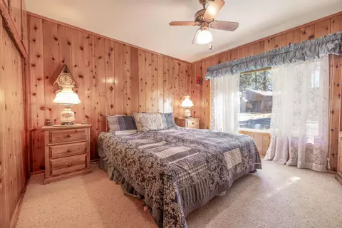 Bedroom - 39088 Robin Rd, Big Bear Lake, CA 92315 photo 3 of 8