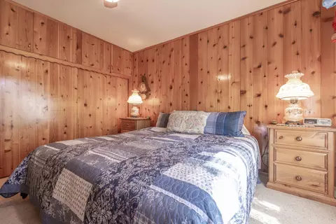 Bedroom - 39088 Robin Rd, Big Bear Lake, CA 92315 photo 5 of 8