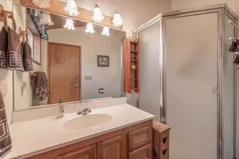 Bath - 39088 Robin Rd, Big Bear Lake, CA 92315 photo 1 of 4
