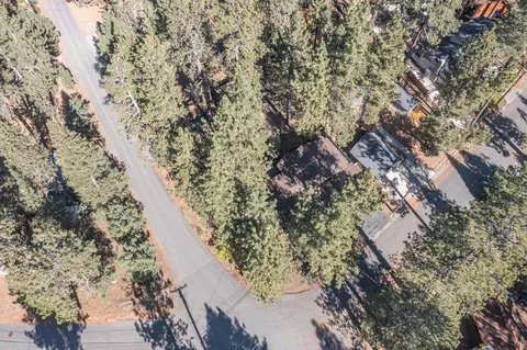 View/Area - 39088 Robin Rd, Big Bear Lake, CA 92315 photo 2 of 2