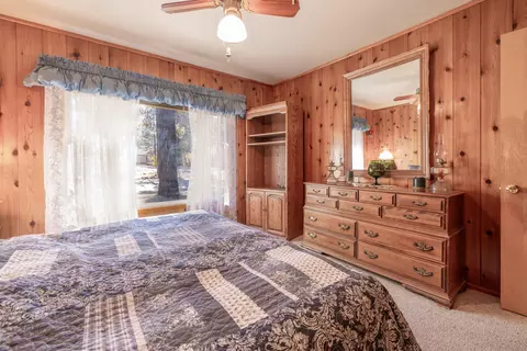 Bedroom - 39088 Robin Rd, Big Bear Lake, CA 92315 photo 4 of 8