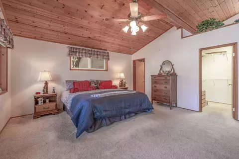 Bedroom - 39088 Robin Rd, Big Bear Lake, CA 92315 photo 2 of 8