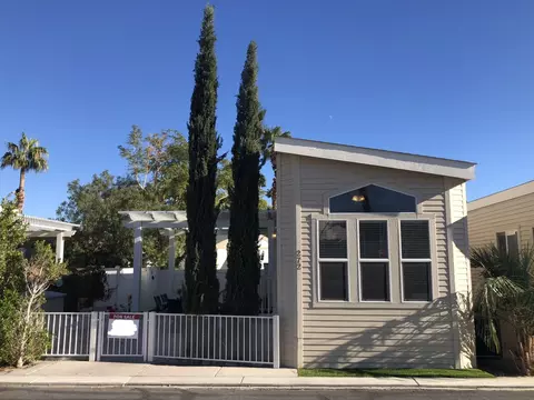 74711 Dillon Rd #SPC 272, Desert Hot Springs, CA 92241
