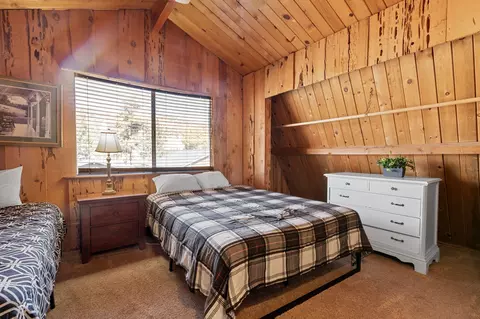 Bedroom - 411 Elysian Blvd, Big Bear City, CA 92314 photo 5 of 7