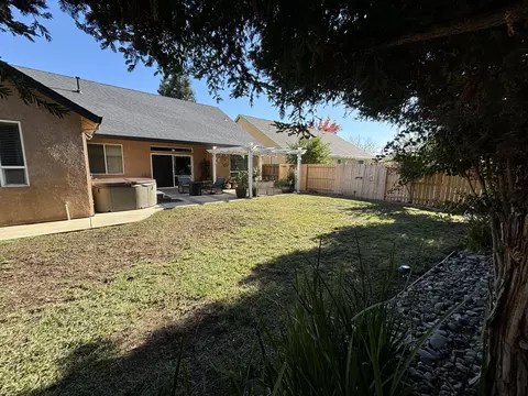 Exterior - 680 San Gabriel St, Redding, CA 96003 photo 24 of 31
