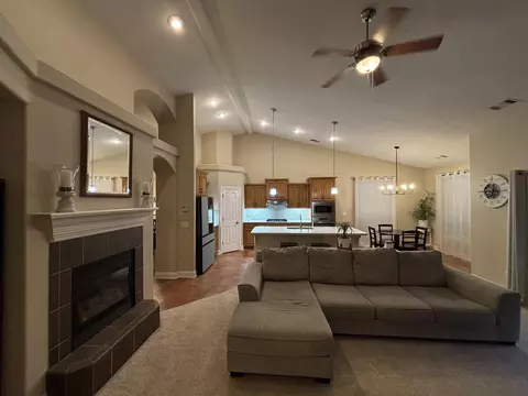 Living - 680 San Gabriel St, Redding, CA 96003 photo 1 of 2