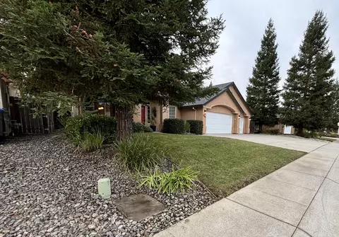 Exterior - 680 San Gabriel St, Redding, CA 96003 photo 5 of 31