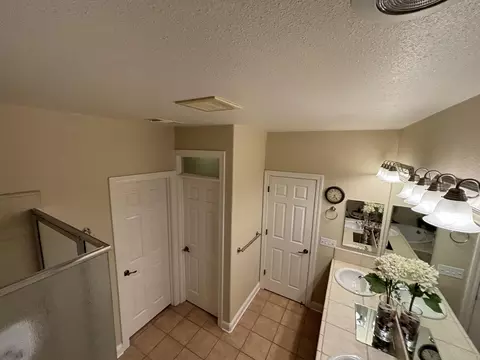 Bath - 680 San Gabriel St, Redding, CA 96003 photo 7 of 13