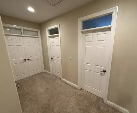 Entry Way - 680 San Gabriel St, Redding, CA 96003 photo 9 of 11