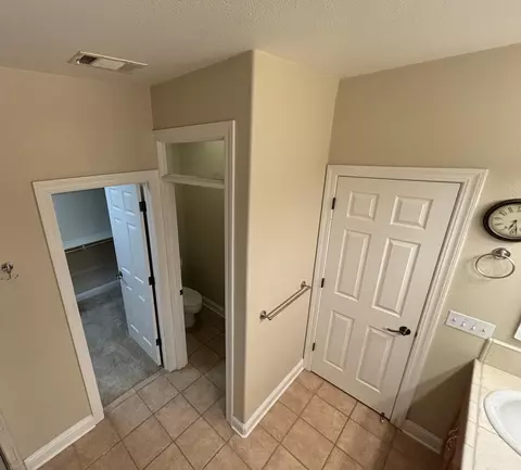 Bath - 680 San Gabriel St, Redding, CA 96003 photo 9 of 13