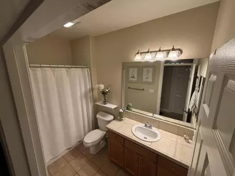 Bath - 680 San Gabriel St, Redding, CA 96003 photo 2 of 13