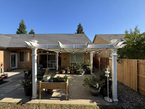 Exterior - 680 San Gabriel St, Redding, CA 96003 photo 15 of 31