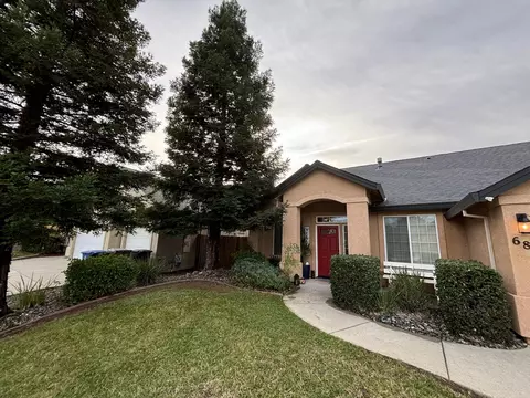 Exterior - 680 San Gabriel St, Redding, CA 96003 photo 6 of 31