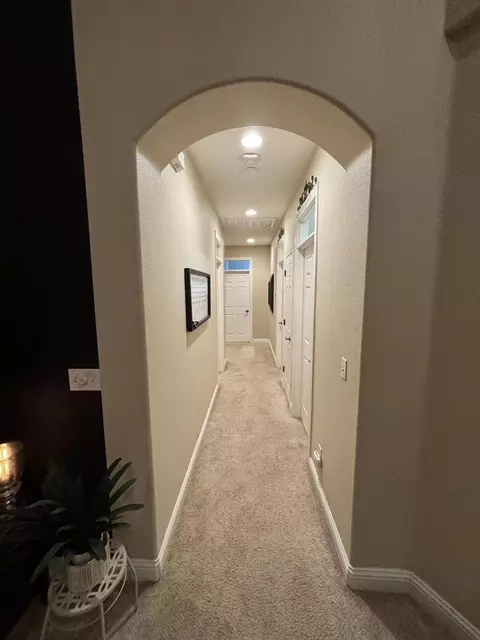 Entry Way - 680 San Gabriel St, Redding, CA 96003 photo 7 of 11