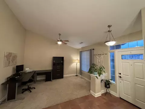 Entry Way - 680 San Gabriel St, Redding, CA 96003 photo 2 of 11