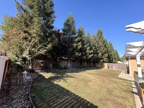 Exterior - 680 San Gabriel St, Redding, CA 96003 photo 22 of 31