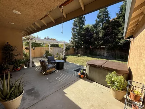 Exterior - 680 San Gabriel St, Redding, CA 96003 photo 18 of 31