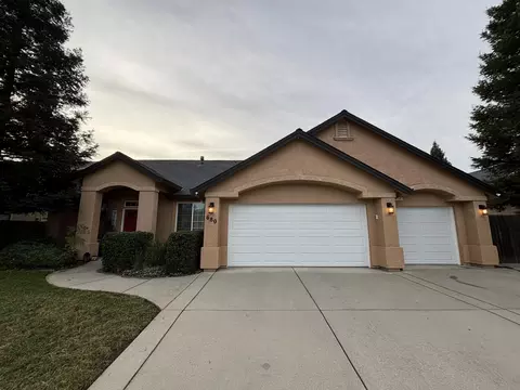 680 San Gabriel St, Redding, CA 96003