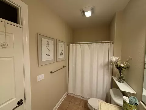 Bath - 680 San Gabriel St, Redding, CA 96003 photo 4 of 13