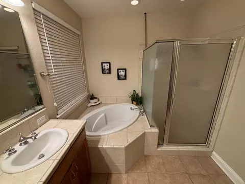 Bath - 680 San Gabriel St, Redding, CA 96003 photo 12 of 13