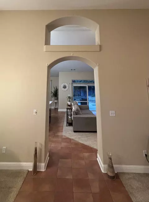 Entry Way - 680 San Gabriel St, Redding, CA 96003 photo 6 of 11