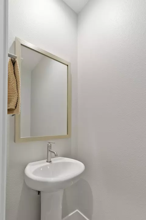 Bath - 51550 Whiptail Dr, Indio, CA 92201 photo 4 of 4