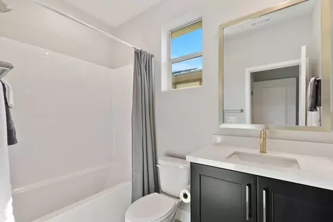 Bath - 51550 Whiptail Dr, Indio, CA 92201 photo 3 of 4