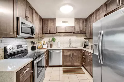 403 E Bradshaw Ln E, Palm Springs, CA 92262
