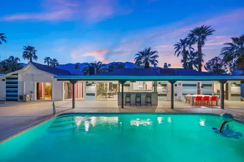 1322 S Farrell Dr, Palm Springs, CA 92264