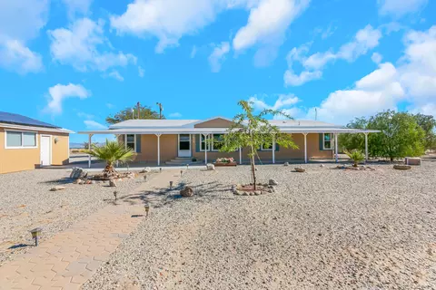 2844 Pacific St, Thermal, CA 92274