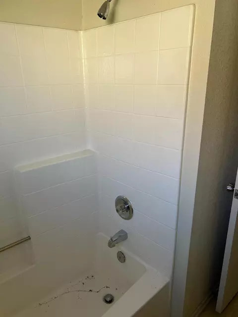 Bath - 741 Cortez Dr, Hemet, CA 92545 photo 4 of 7