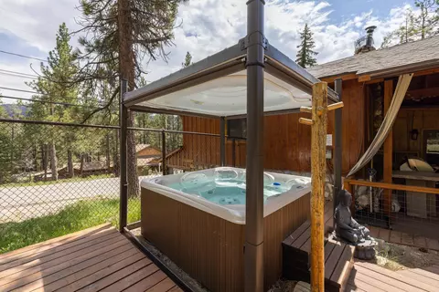 Exterior - 43008 Monterey St, Big Bear Lake, CA 92315 photo 8 of 13