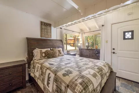 Bedroom - 43008 Monterey St, Big Bear Lake, CA 92315 photo 1 of 7