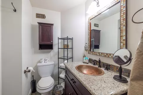 Bath - 43008 Monterey St, Big Bear Lake, CA 92315 photo 3 of 5