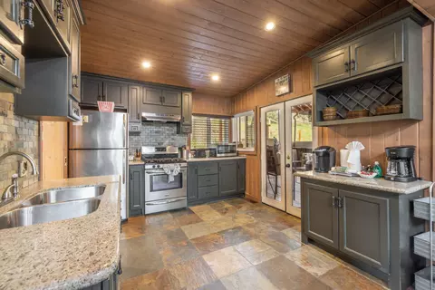Kitchen - 43008 Monterey St, Big Bear Lake, CA 92315 photo 1 of 4