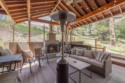 Exterior - 43008 Monterey St, Big Bear Lake, CA 92315 photo 4 of 13