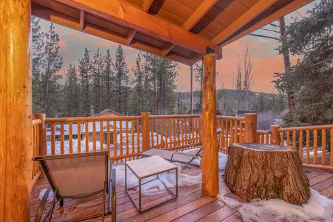 Exterior - 43008 Monterey St, Big Bear Lake, CA 92315 photo 3 of 13
