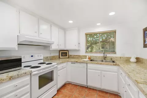 Kitchen - 82270 Waring Way, Indio, CA 92201 photo 2 of 5
