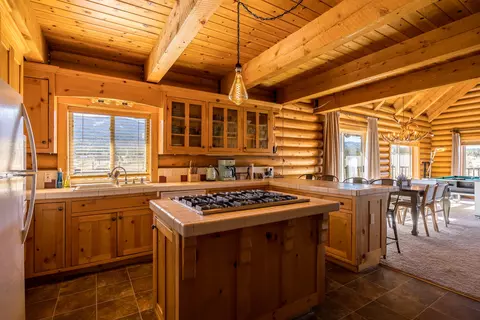 Kitchen - 2300 Erwin Ranch Rd, Big Bear City, CA 92314 photo 2 of 5