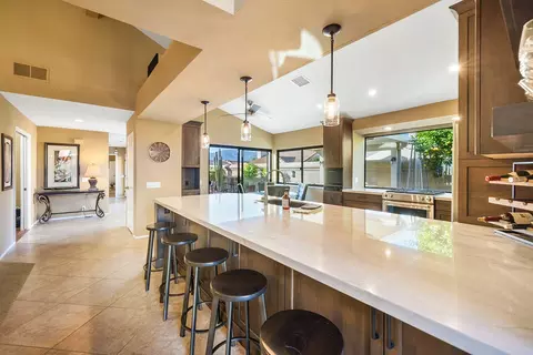 6 La Paz Ln, Palm Desert, CA 92260