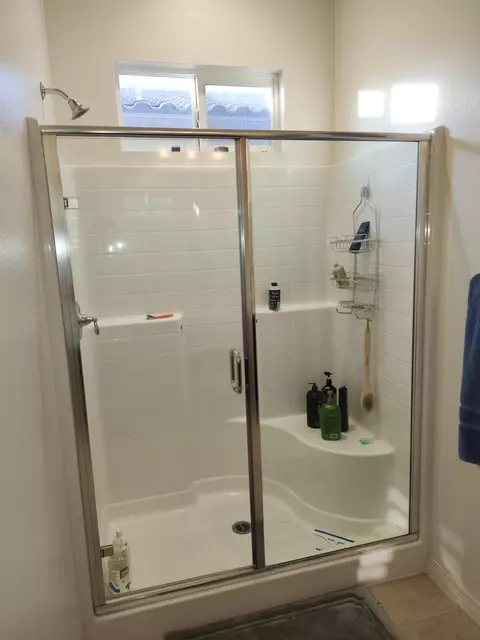 Bath - 85653 Adria Dr, Indio, CA 92203 photo 2 of 3