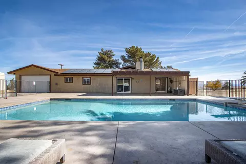 Exterior - 360 Cherokee Trl, Yucca Valley, CA 92284 photo 17 of 21