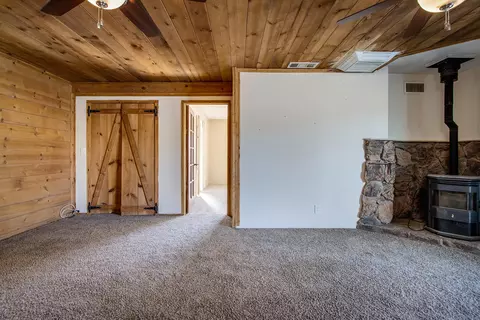 Living - 360 Cherokee Trl, Yucca Valley, CA 92284 photo 6 of 7