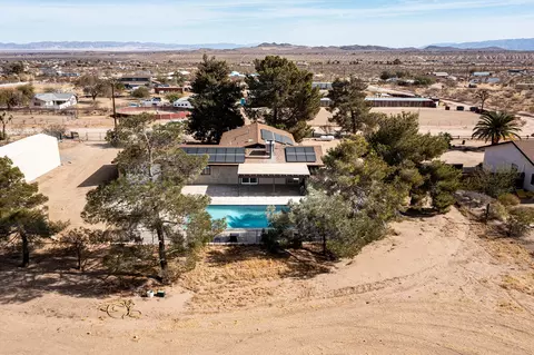 View/Area - 360 Cherokee Trl, Yucca Valley, CA 92284 photo 2 of 11
