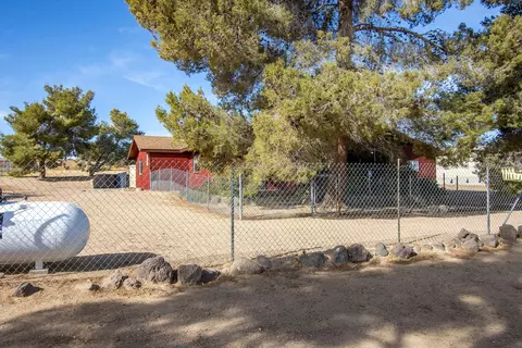 Exterior - 360 Cherokee Trl, Yucca Valley, CA 92284 photo 2 of 21