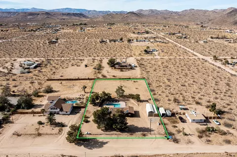 View/Area - 360 Cherokee Trl, Yucca Valley, CA 92284 photo 6 of 11