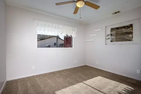 Bedroom - 360 Cherokee Trl, Yucca Valley, CA 92284 photo 2 of 4